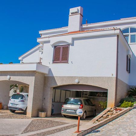 קרק Apartments Punta & Vista In Krk מראה חיצוני תמונה