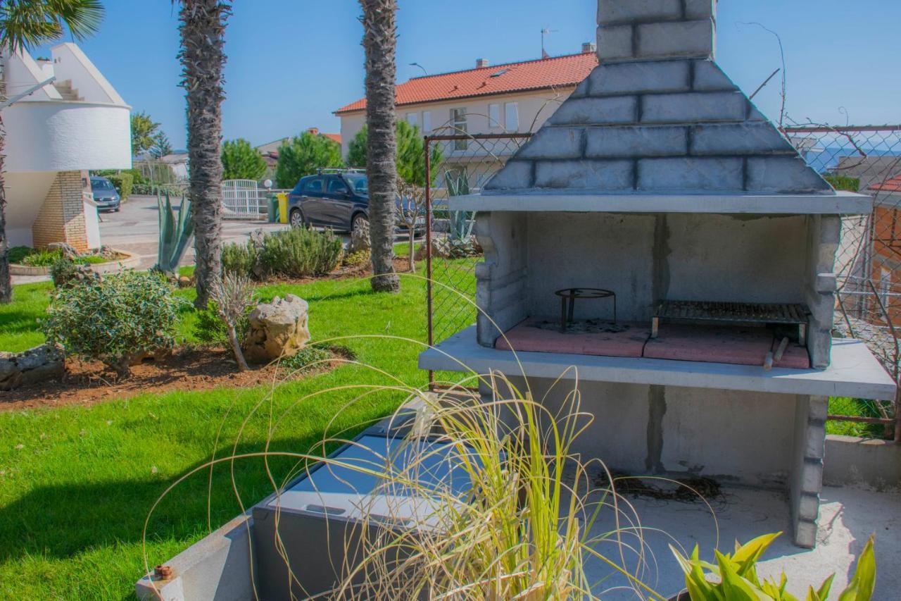 קרק Apartments Punta & Vista In Krk מראה חיצוני תמונה