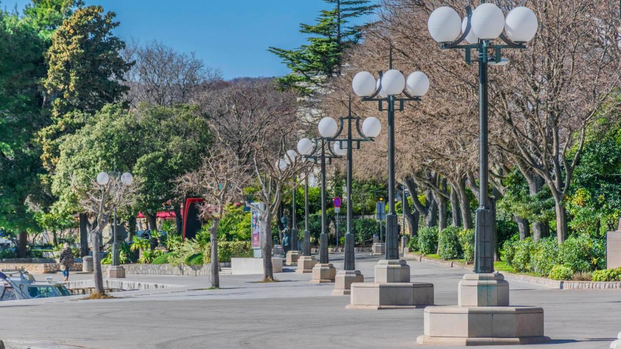 קרק Apartments Punta & Vista In Krk מראה חיצוני תמונה