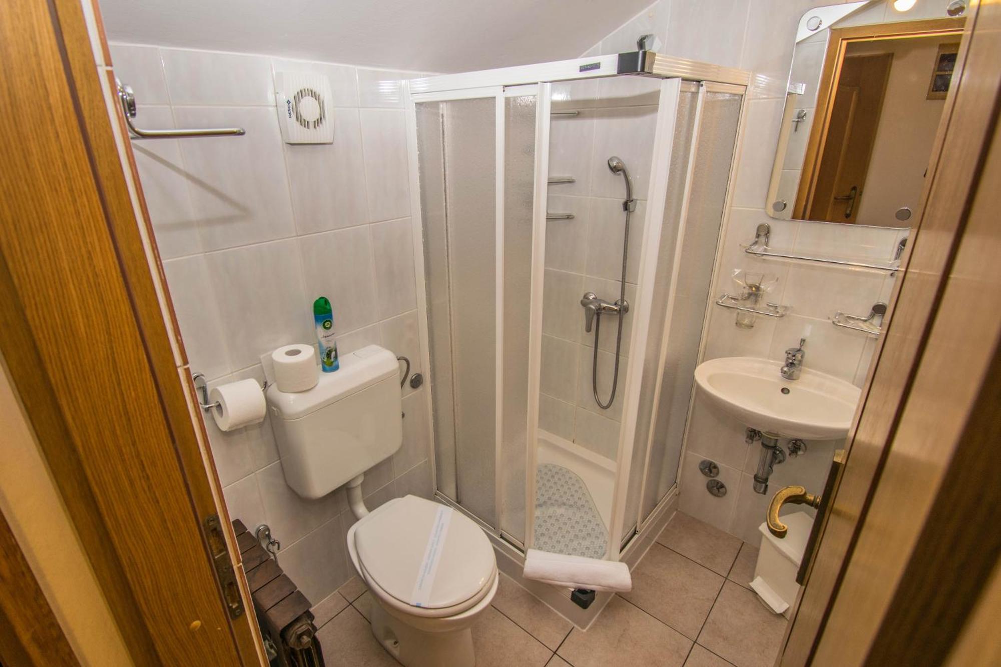 קרק Apartments Punta & Vista In Krk מראה חיצוני תמונה