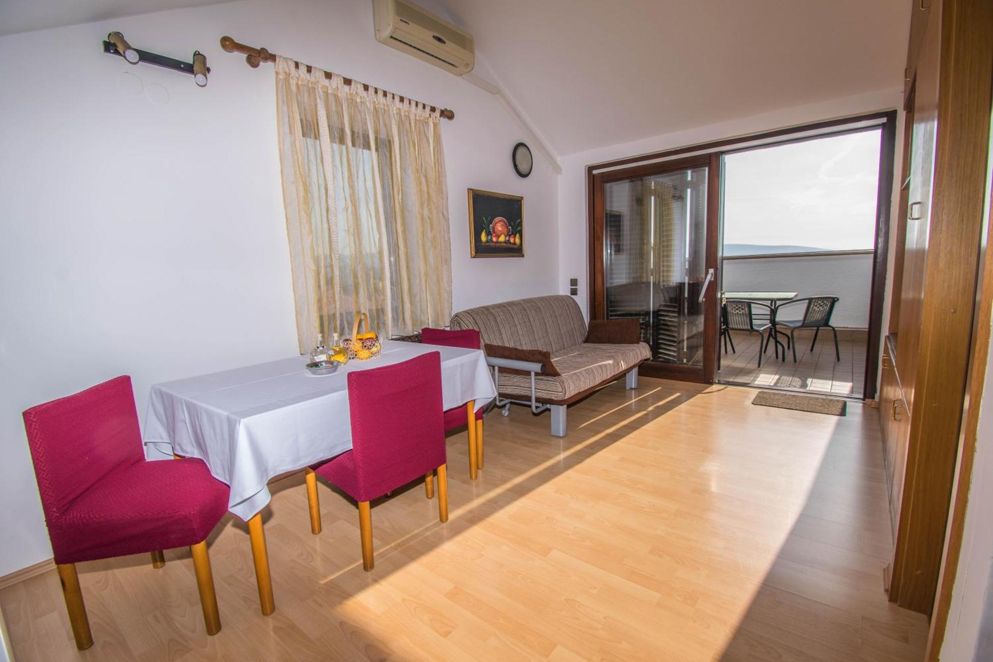 קרק Apartments Punta & Vista In Krk מראה חיצוני תמונה