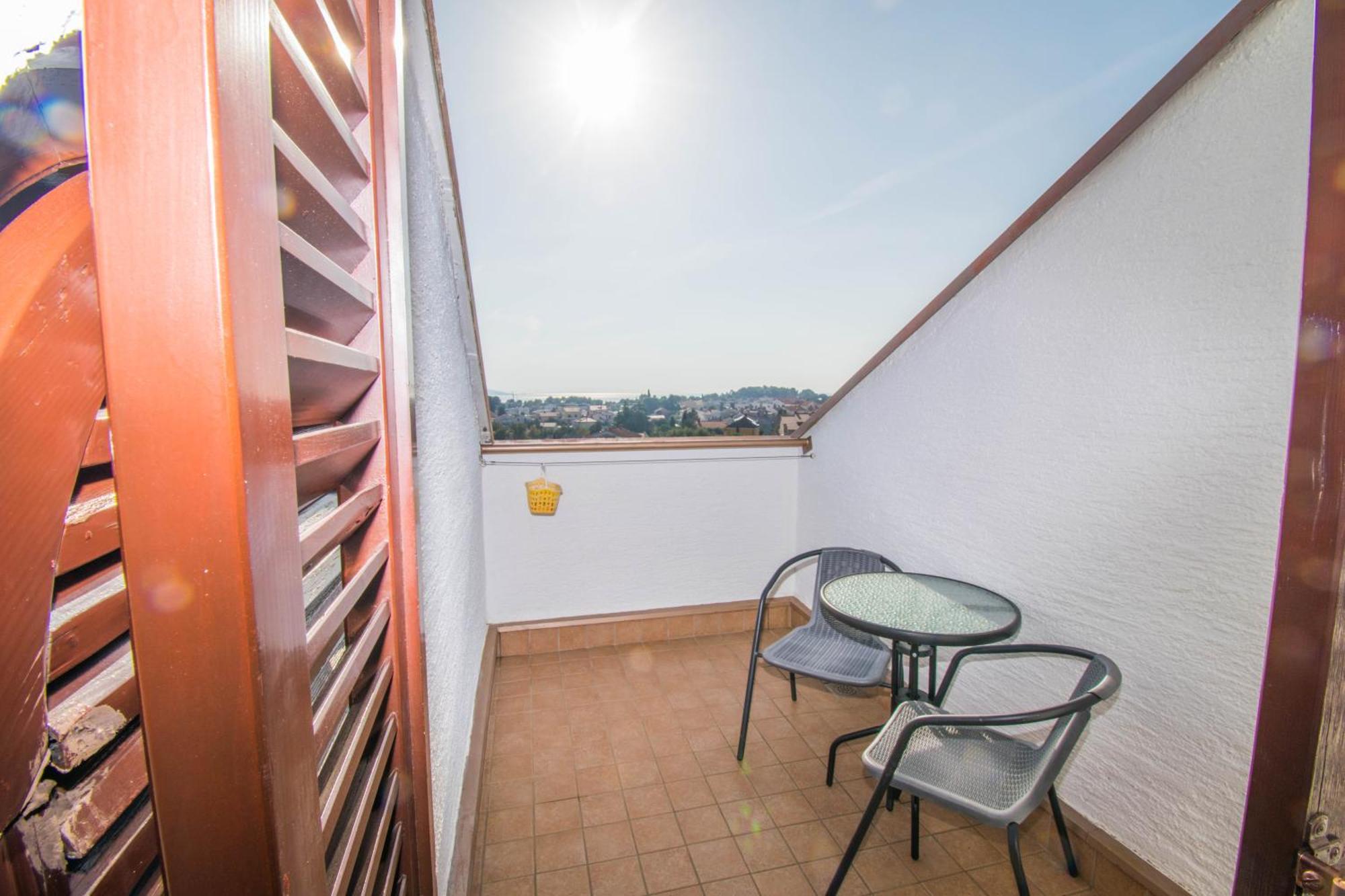 קרק Apartments Punta & Vista In Krk מראה חיצוני תמונה