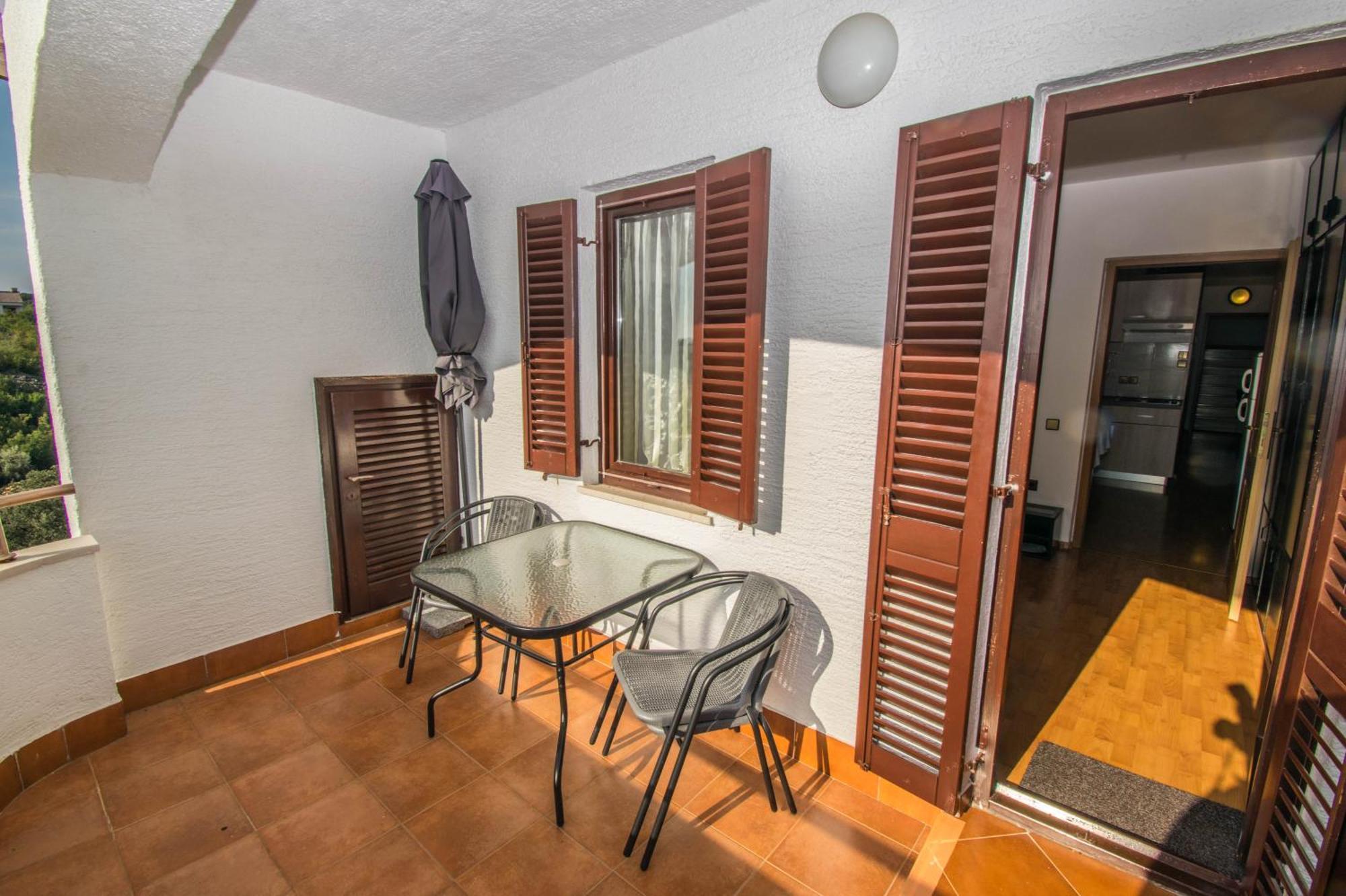 קרק Apartments Punta & Vista In Krk מראה חיצוני תמונה