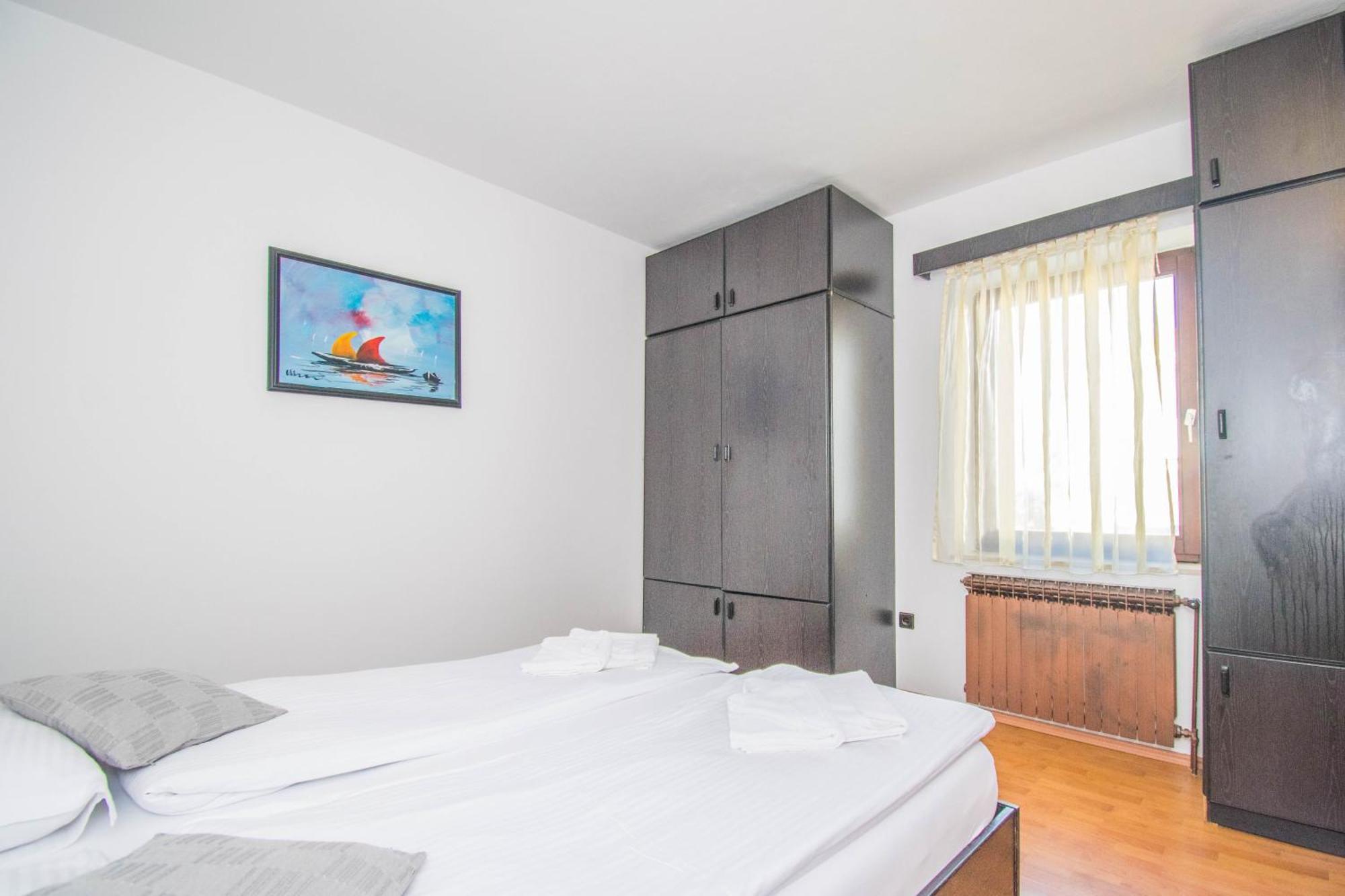 קרק Apartments Punta & Vista In Krk מראה חיצוני תמונה