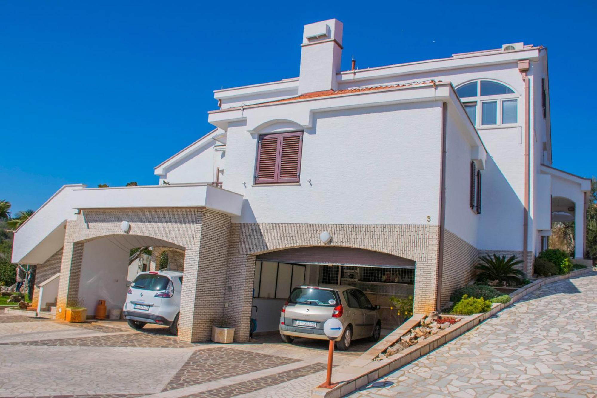 קרק Apartments Punta & Vista In Krk מראה חיצוני תמונה